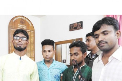 পুরোহিতের খোঁজে আসা সেই যুবকদের ছেড়ে দিয়েছে পুলিশ।।