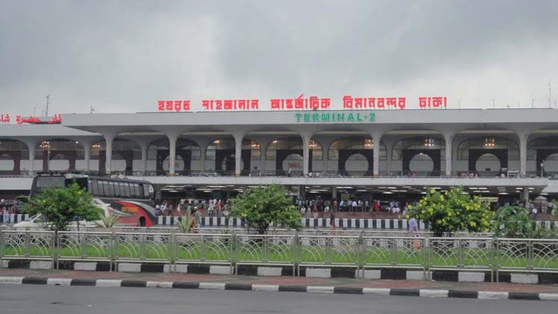 বৈরী আবহাওয়ায় শাহজালালে প্রায় দুই ঘণ্টা বিমান ওঠানামা বন্ধ।।