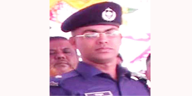 ঘুষের টাকা না পেয়ে লক্ষ্মীপুরে মহুরীকে মারধর॥অভিযুক্ত পুলিশ কর্মকর্তার বিরুদ্ধে মামলা