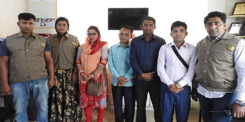 খুলনার সদর হাসপাতাল থেকে দালাল চক্রের ৪ সদস্য আটক।।   