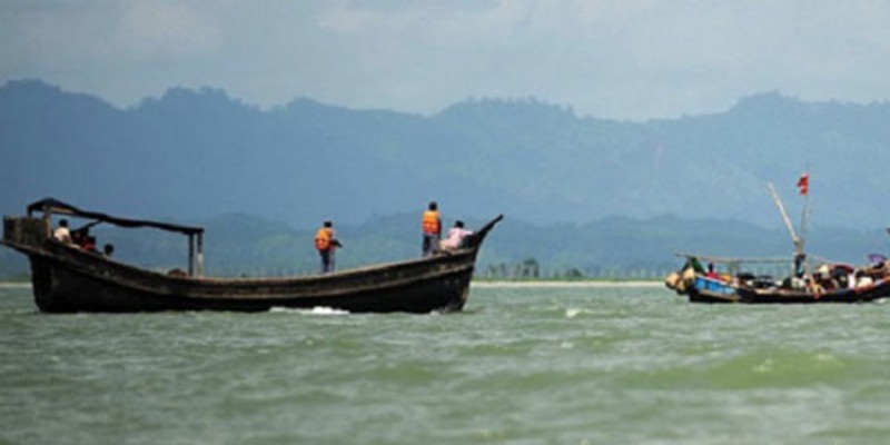 বঙ্গোপসাগর থেকে একদিনে মাছধরা ১৪ ট্রলারসহ ৫৭ জেলে অপহৃত।।   