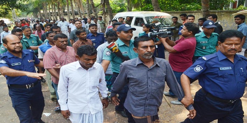 পাবনার তিন পুলিশ হত্যা মামলায় আট চরমপন্থীর যাবজ্জীবন