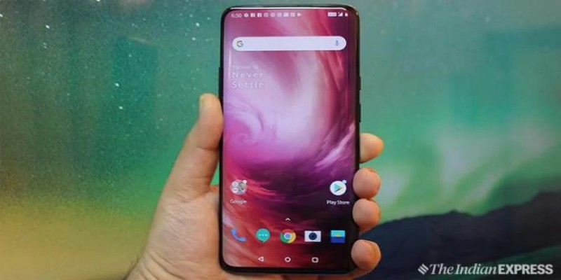 বাজারে এল সাশ্রয়ী মুল্যে ওয়ান প্লাস সেভেন প্রো॥