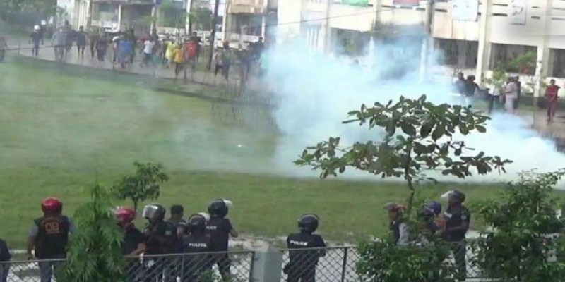 প্রধানমন্ত্রীর জন্মদিন পালন নিয়ে মাদারীপুরে ছাত্রলীগের দু’পক্ষের সংঘর্ষ॥ পুলিশ সহ আহত ৪০   