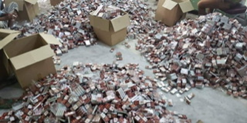 নরসিংদীর দুই অবৈধ সিগারেট কারখানাকে জরিমানা