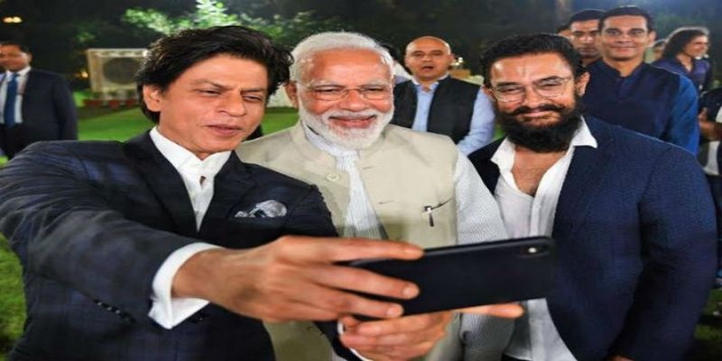 বলিউড সুপারষ্টার শাহরুখের প্রতি ‘দিল সে’ বার্তা দিলেন প্রধানমন্ত্রী নরেন্দ্র মোদী॥