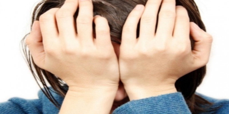 শরীয়তপুরে উত্ত্যক্তের প্রতিবাদ করায় ছাত্রীর দাঁত ভেঙে দিলো বখাটে॥   