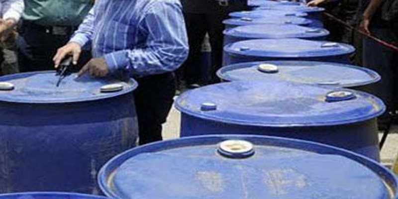 চট্টগ্রাম বন্দরে আমদানি নিষিদ্ধ ৩৭০ লিটার কোকেন মাটিচাপা॥