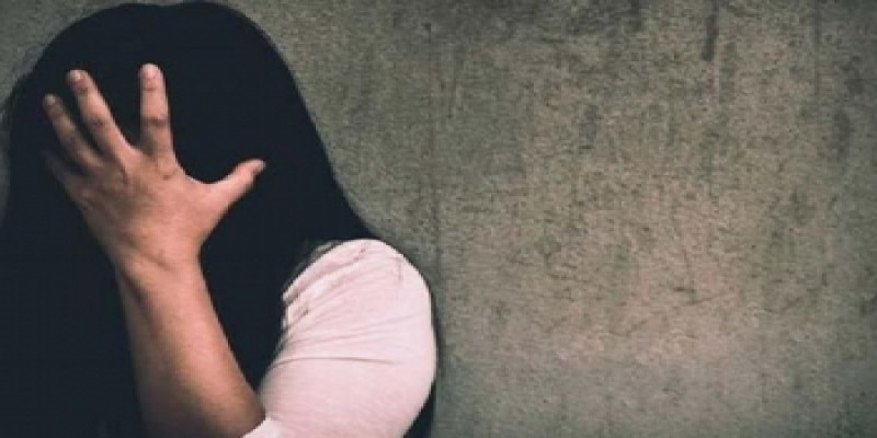 চাকরির প্রলোভনে গৃহবধূকে ধর্ষণ ॥ মামলা করায় হত্যার হুমকি