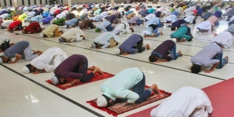 সৌদি আরবের সাথে সঙ্গতি রেখে চট্টগ্রামের অর্ধশত গ্রামে আজ উদযাপিত হচ্ছে ঈদ॥