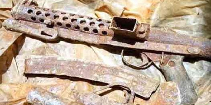 ব্রাহ্মণবাড়িয়ায় খনন কাজ করতে গিয়ে মিললো ম্যাগজিন, স্ট্যান ও পাইপগান॥