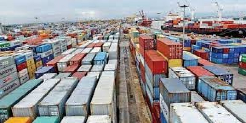 চট্টগ্রাম বন্দরে গাড়ি, খাবার, কাপড়ের বড় নিলাম ৩০ জুন॥