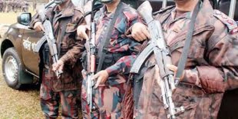 নাফ নদীর তীরে বিজিবির সঙ্গে মাদক বিক্রেতাদের বন্দুকযুদ্ধ॥২ রোহিঙ্গা যুবক নিহত