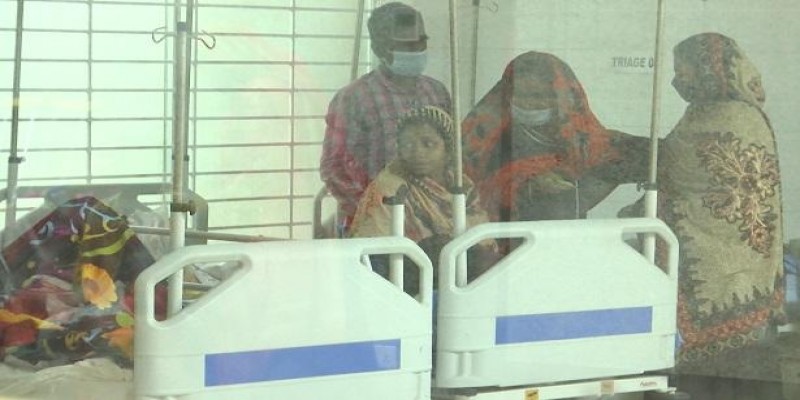 গ্যাস লাইনে বিস্ফোরণ।।একই পরিবারের তিনজন দগ্ধ