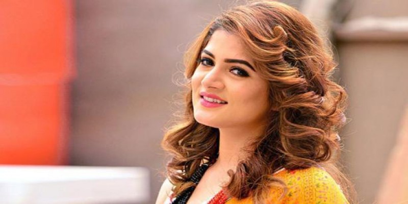 নিজেকে বিজেপির প্রার্থী ঘোষণা করলেন অভিনেত্রী শ্রাবন্তী॥