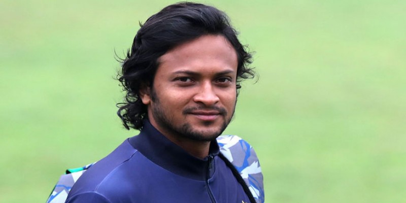 হঠাৎ দেশে ফিরছেন সাকিব॥বাড়ছে জল্পনা