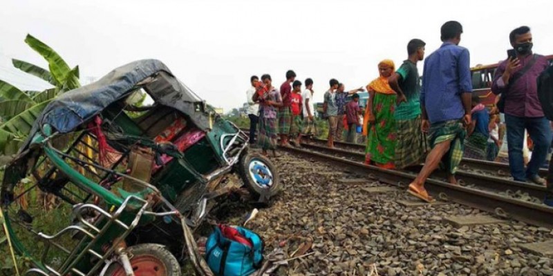 টাঙ্গাইলে ট্রেনে কাটা পড়ে একই পরিবারের ৩ জনের মৃত্যু॥