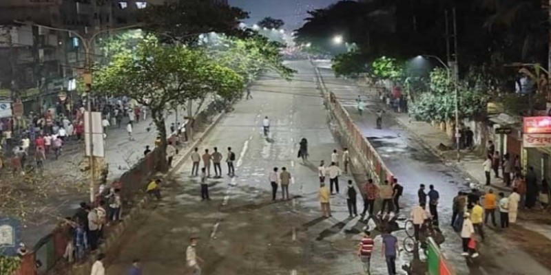 সংঘর্ষের পর ক্লাস-পরীক্ষা ‘স্থগিত’ করল ঢাকা কলেজ॥