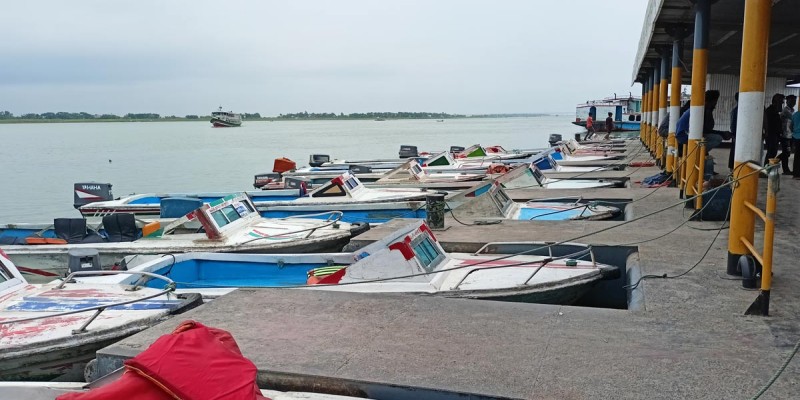 বাংলাবাজার-শিমুলিয়া রুটে লঞ্চ-স্পিডবোট বন্ধ।।