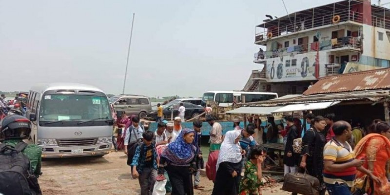 কর্মস্থলে যোগ দিতে ঢাকায় ফিরছেন মানুষ।।