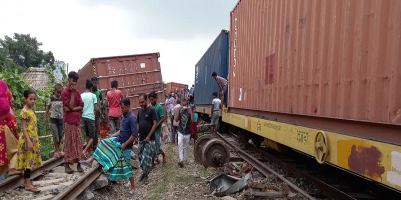 রায়পুরায় মালবাহী ট্রেনের বগি লাইনচ্যুত।।