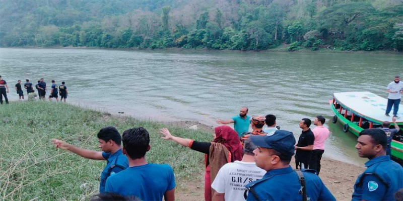 কর্ণফুলী নদীতে ডুবে পর্যটকের মৃত্যু।।নিখোঁজ ১