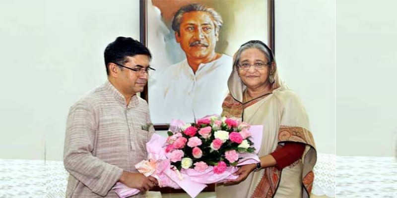দেশে গণতন্ত্র পুনঃপ্রতিষ্ঠিত করেছে বঙ্গবন্ধু কন্যা।। বিপ্লব বড়ুয়া