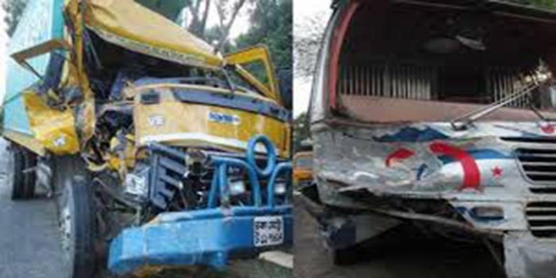 মাগুরায় বাস-ট্রাক সংঘর্ষে নিহত ১।।