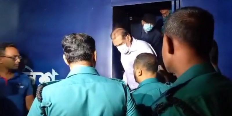 নর্থ সাউথের ৪ ট্রাস্টি শাহবাগ থানা হেফাজতে ।।