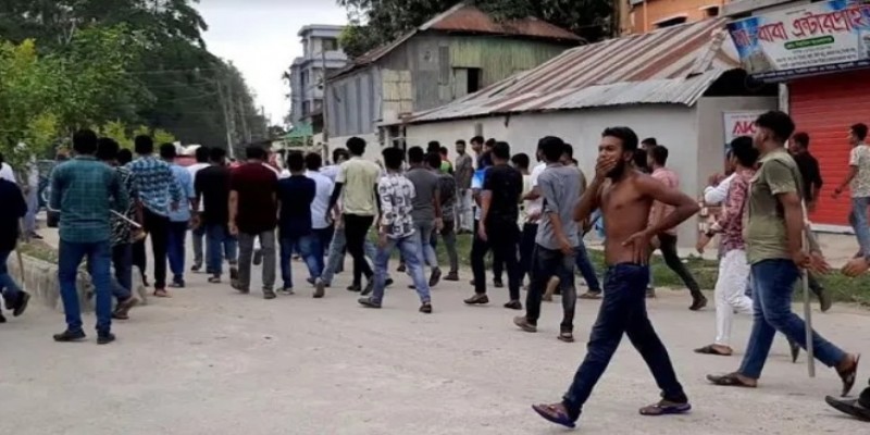 পটুয়াখালীতে ছাত্রলীগ ও ছাত্রদল সংঘর্ষ।।