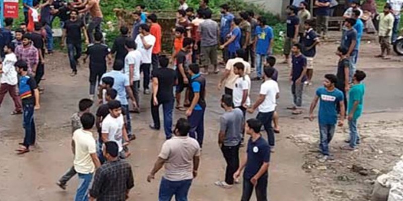 ঢাবিতে ছাত্রদলের ওপর ছাত্রলীগের হামলা।। আহত ১২