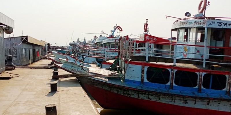 বাংলাবাজার-শিমুলিয়ায় নৌযান চলাচল বন্ধ।।