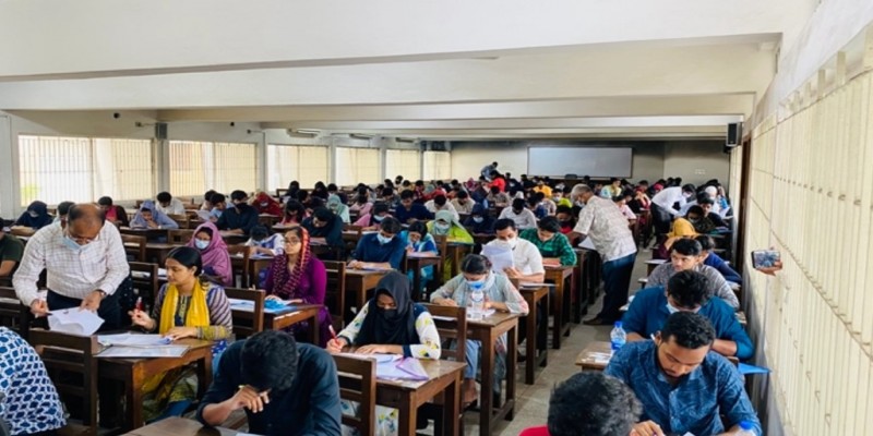 ঢাবির ‘খ’ ইউনিটের পরীক্ষা শুরু।।প্রতি আসনের বিপরীতে ৩৩ ভর্তিচ্ছু