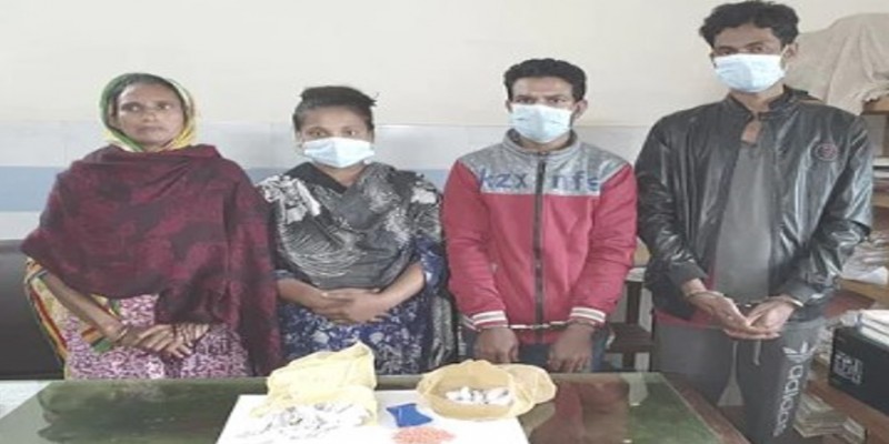 দোহারে নারীসহ ৪ মাদক বিক্রেতা গ্রেফতার।।