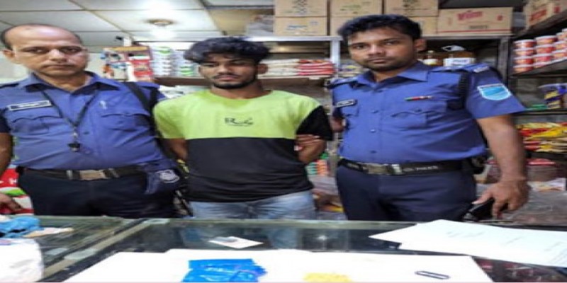 ঢাকাগামী বাসে তল্লাশি, ইয়াবাসহ আটক ১