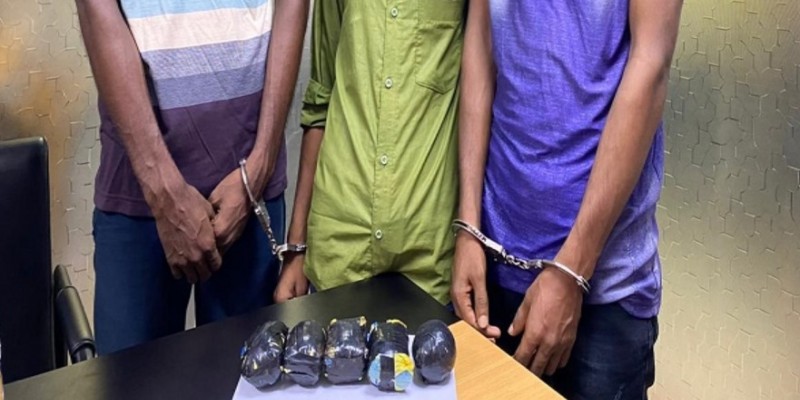 রাজধানীতে দুই হাজার পিস ইয়াবাসহ গ্রেফতার ৫।।