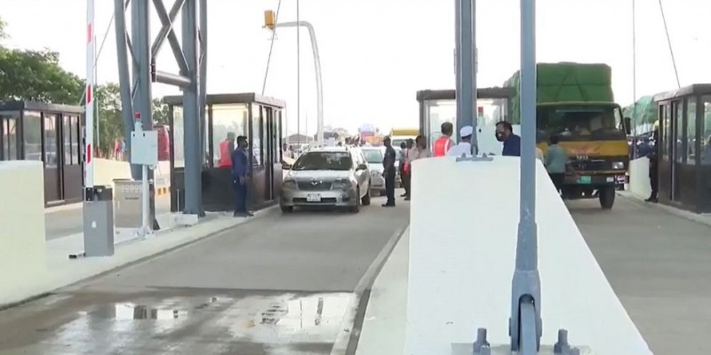 পদ্মা সেতু দিয়ে যান চলাচল শুরু।।