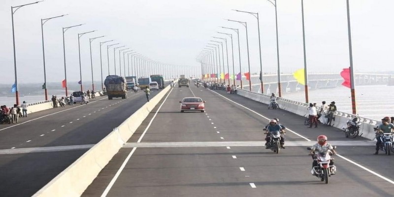 পদ্মা সেতুতে যান থামানো নিষেধ।।তোলা যাবে না ছবিও