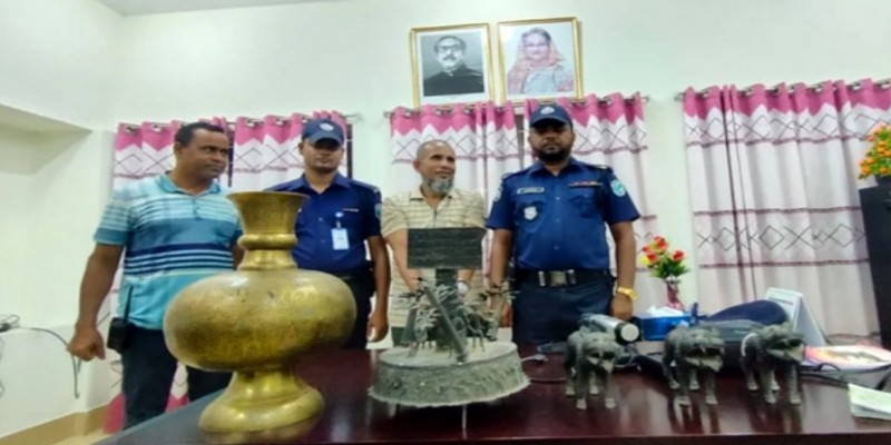 প্রত্নসম্পদসহ পদ্মা সেতুতে ভারতফেরত বাসযাত্রী আটক ।।