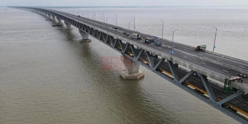 রেঞ্জ দিয়ে পদ্মা সেতুর নাট খুলে ভিডিও বানান শিবিরের মাহদি।।(সিটিটিসি)