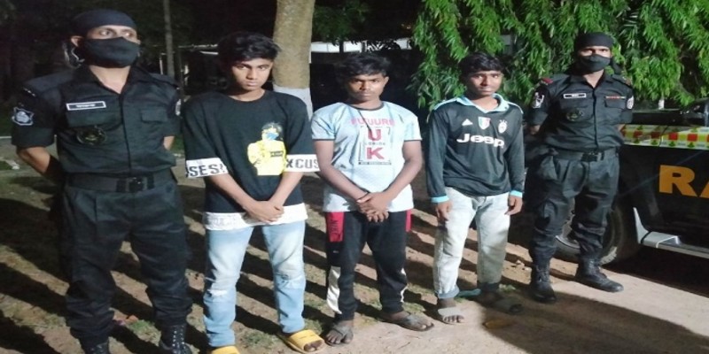কিশোরগঞ্জে ছিনতাইয়ের প্রস্তুতিকালে আটক ৩।।