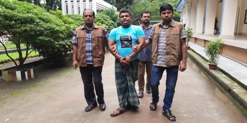 টাঙ্গাইলে বাস ডাকাতি ও ধর্ষণ।।মুল হোতা গ্রেফতার