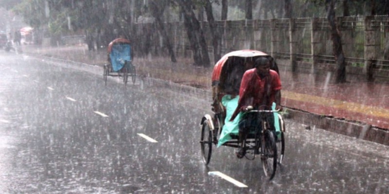 ভারী বর্ষণের আভাস।।