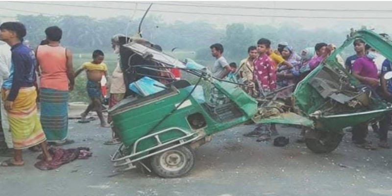 ট্রাকের সঙ্গে সিএনজির ধাক্কার জের।। দু’পক্ষের সংঘর্ষে আহত ১০ 