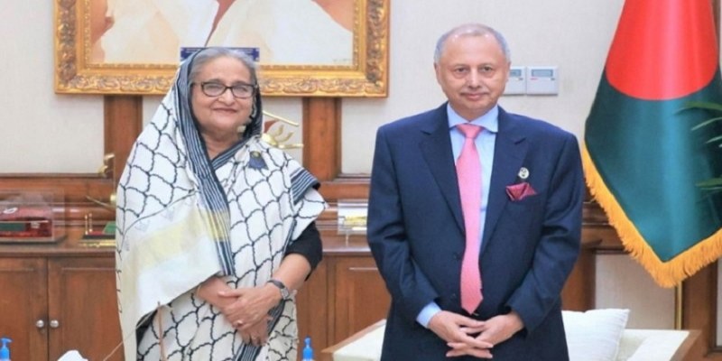 প্রধানমন্ত্রীর সঙ্গে এফবিসিসিআই সভাপতির সৌজন্য সাক্ষাৎ