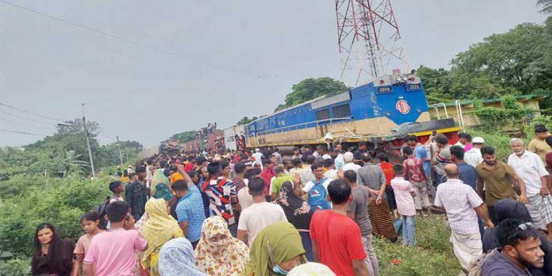 ভৈরব জংশনে ভয়াবহ ট্রেন দুর্ঘটনায় ১৬ যাত্রী নিহত