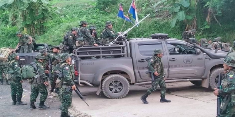 মিয়ানমারে পিছু হটেছ জান্তা বাহিনী॥বন্দরনগরী পাউকতাও দখলের দাবি আরাকান আর্মির