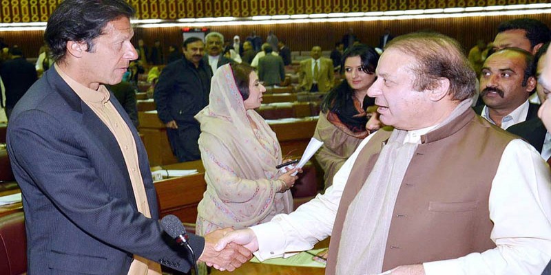 পাকিস্তানের ইতিহাস পরিক্রমায় বিপরীত অবস্থানে ইমরান-নওয়াজ শরীফের॥