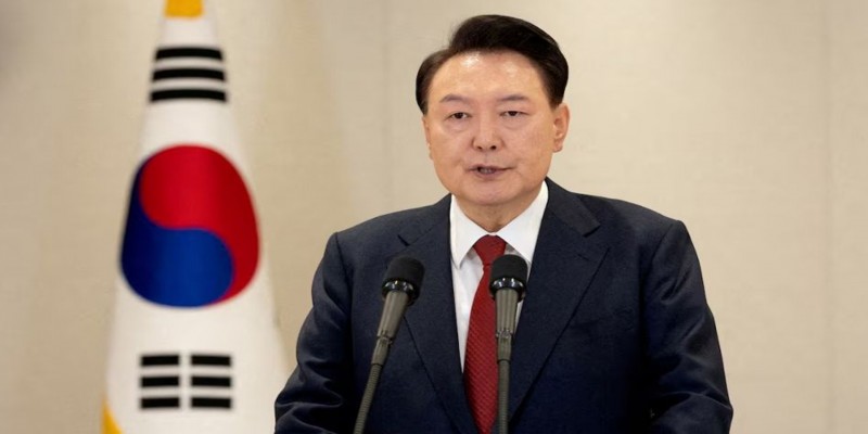 দক্ষিণ কোরিয়ার অভিশংসিত প্রেসিডেন্ট ইউন গ্রেপ্তার॥