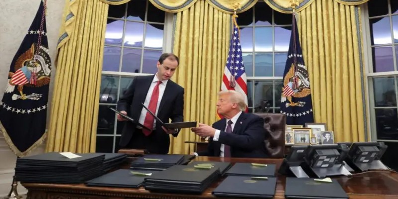 বিদায়ি প্রেসিডেন্ট বাইডেন আমলের সকল নির্বাহী আদেশ বাতিল করলেন মার্কিন প্রেসিডেন্ট ট্রাম্প॥